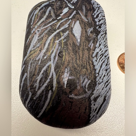 Hand Painted Rock - Picture 1 of 3